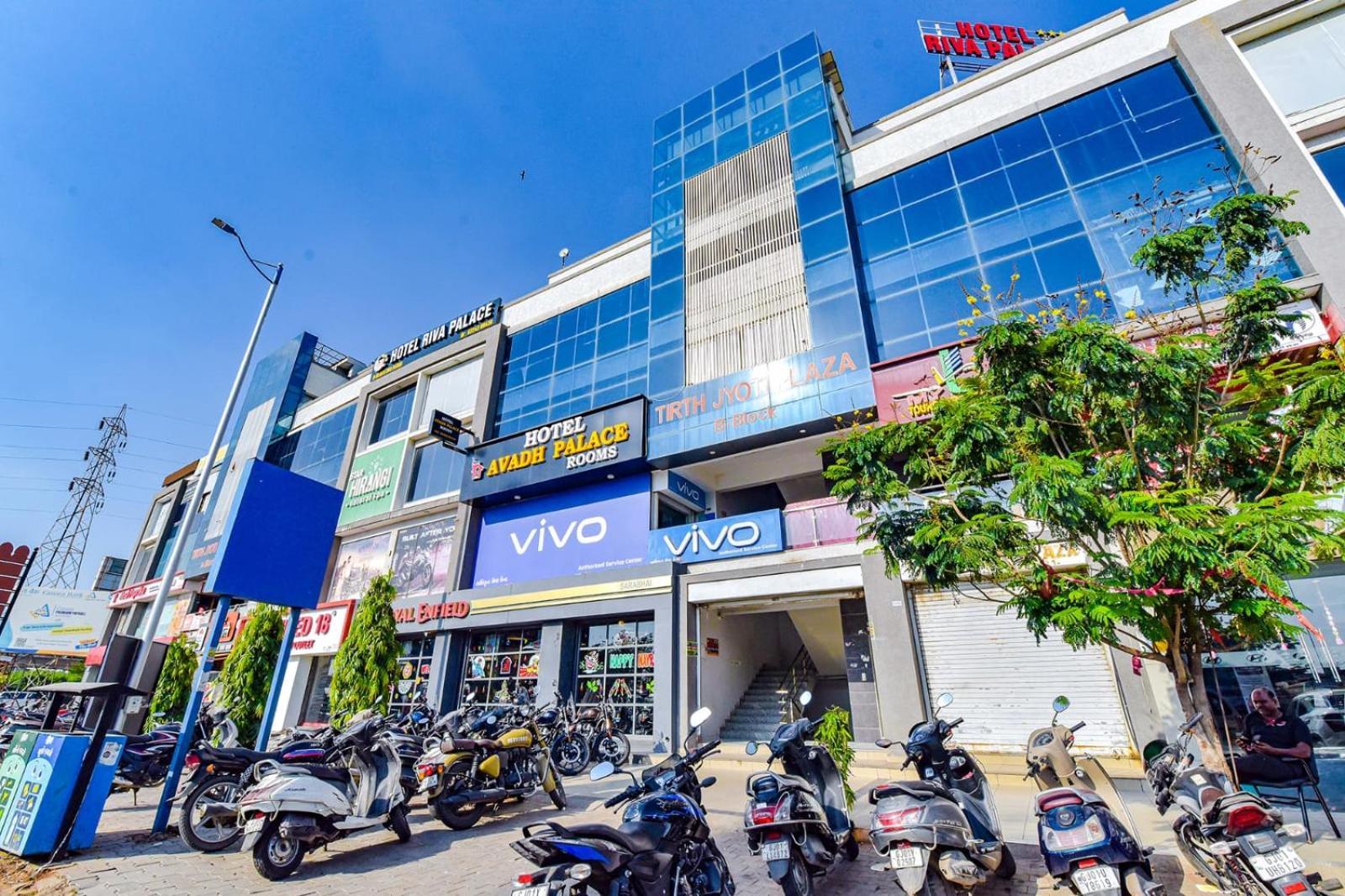 Hotel Avadh Palace, Subhash Bridge, Rto Circle, Ahmedabad Exterior photo